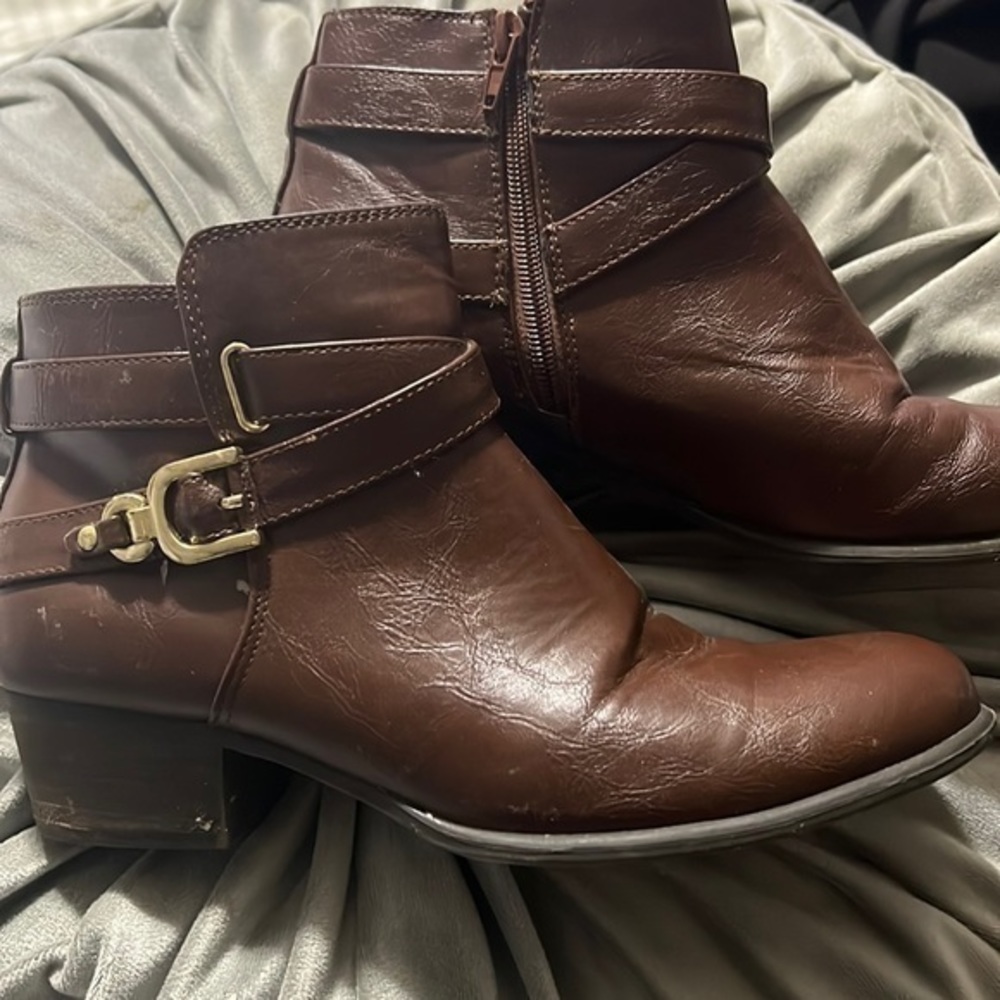 Unisa size 8 booties like new worn once